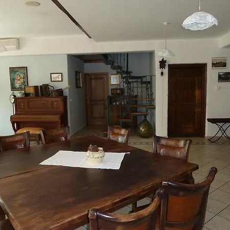 Plasa Villa *